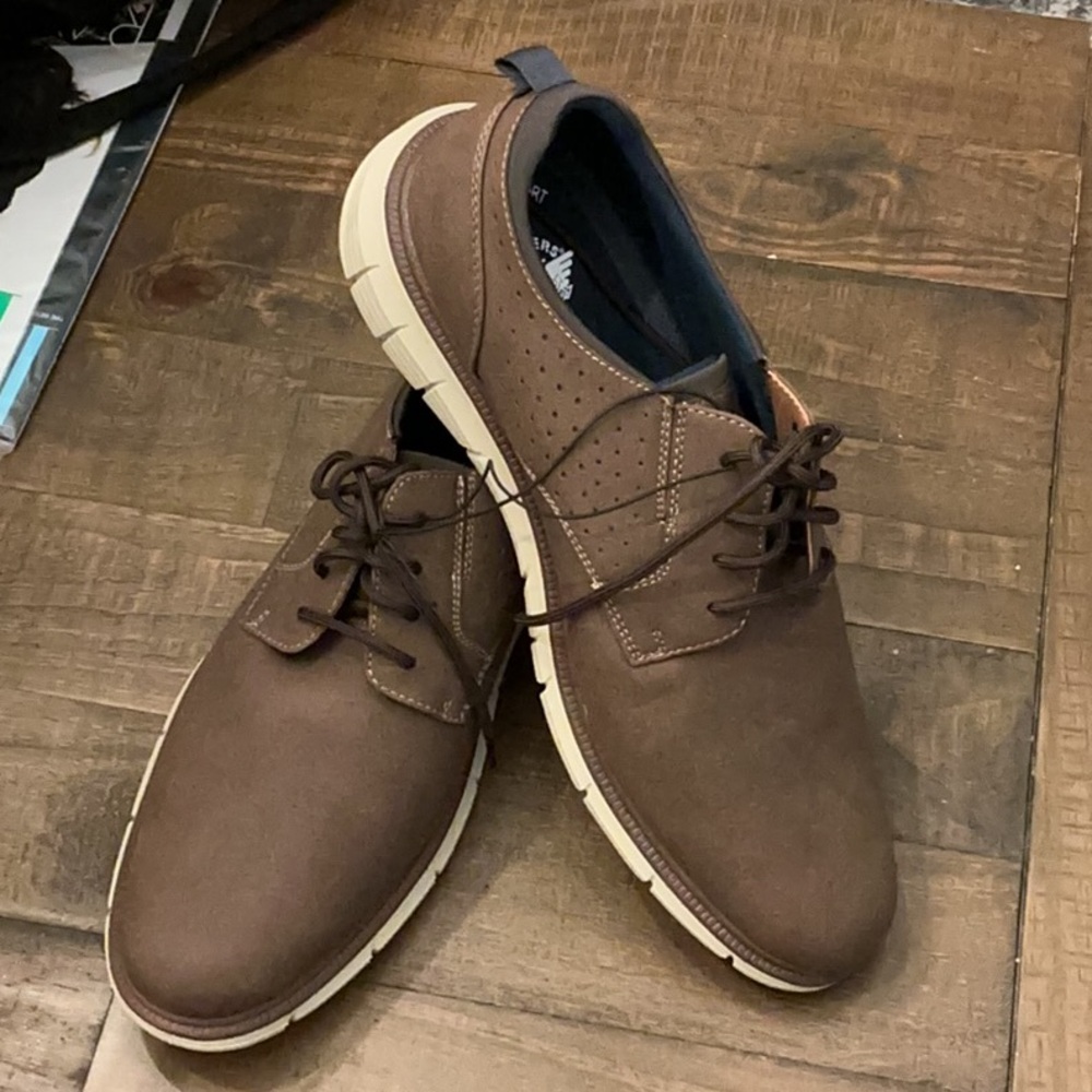 Dockers Men's Brown Oxfords size 10 with tag tie still on